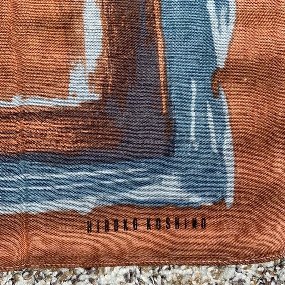 Hiroko Koshino vintage scarf/handkerchief/pocket square - Picture 2 of 3
